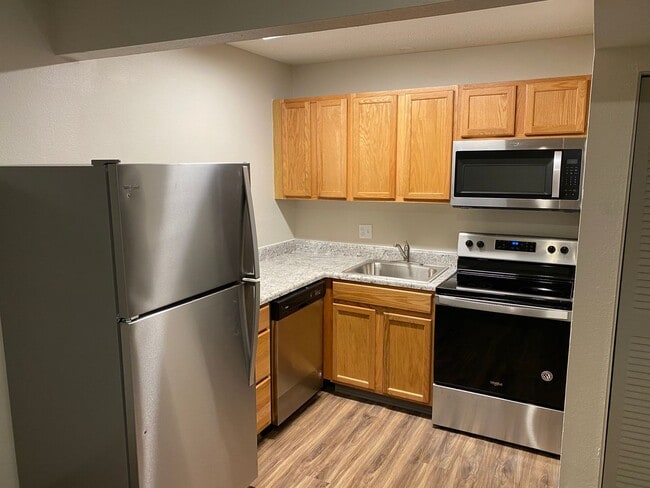 Photo - Parkway Apartments