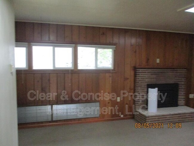 Photo - 30 1/2 Monroe Street