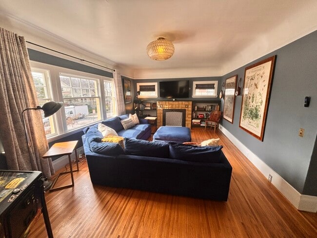 Photo - 238 Mather St