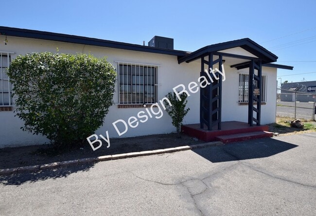 Building Photo - Modern Duplex with Huge Fenced Yard Near Downtown Tucson