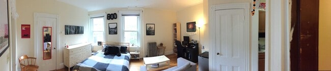 Photo - Good sized studio for 9/1 in a hot location!