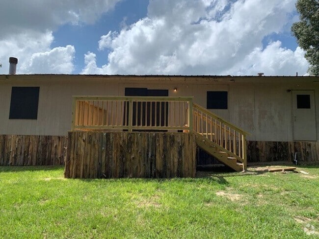 Building Photo - Double-Wide Mobile Home