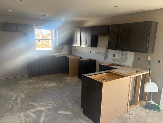 Photo - 317 E 13th St