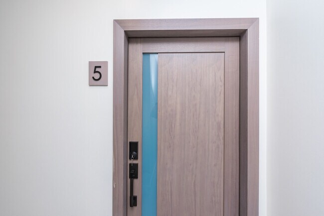 Photo - 305 Main St Unit 5