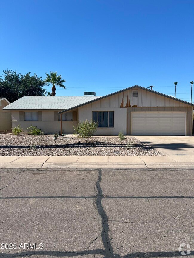 Building Photo - 1132 E Bishop Dr Rental