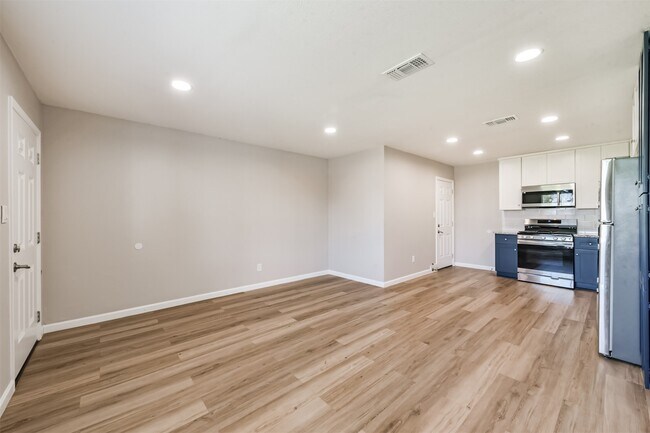 Photo - 1266 Dove St Unit B