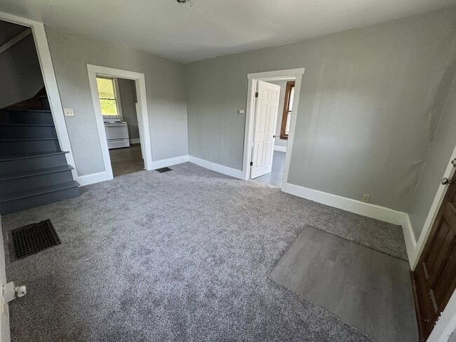 Photo - 253 Corwin Ave