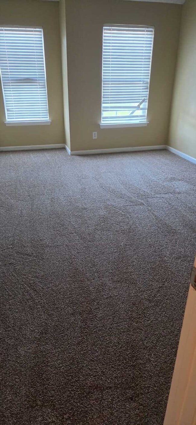 5 Bedrooms 3baths Home For Rent