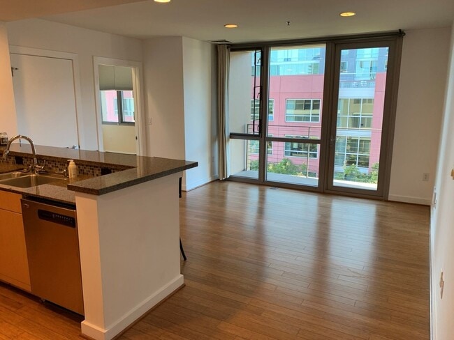 Photo - Two Bedroom Condo Available in San Francisco Mission Bay District! Unidad 502