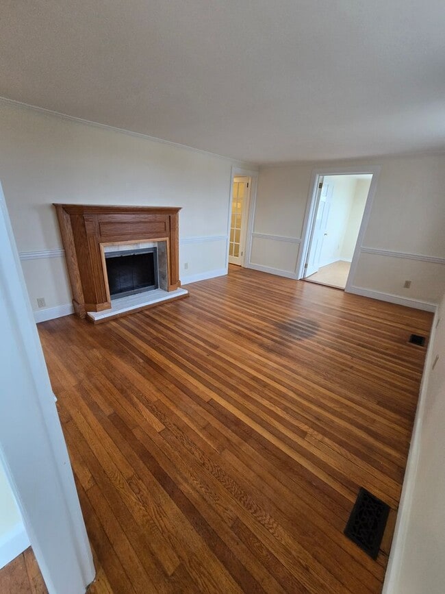 Photo - 5 Hillside Ave Unit 5A Hillside Ave