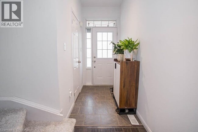 Photo - 21 Diana Ave