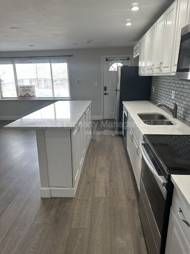 Photo - 4665 W 6th Ave