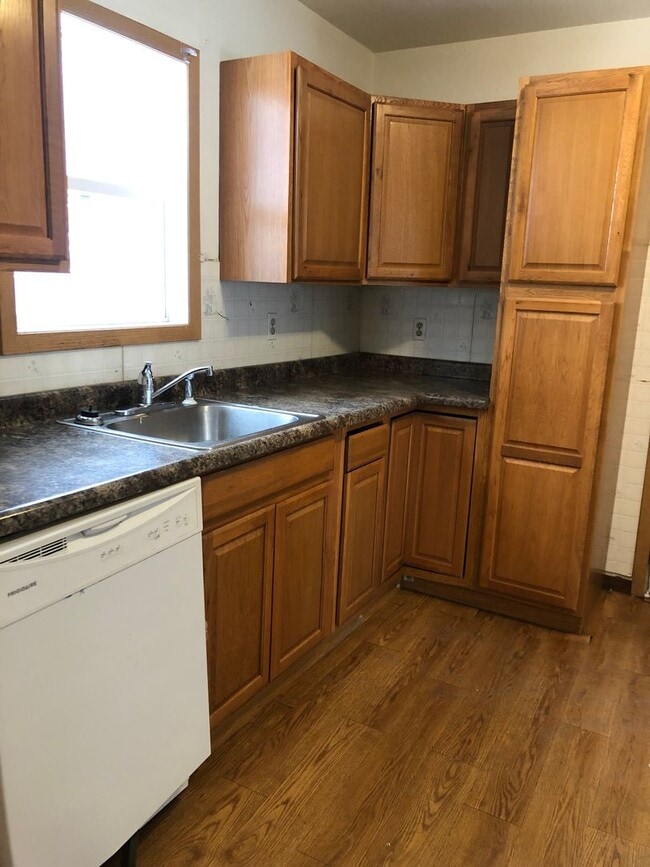 Photo - 546 Valley St Unit 1