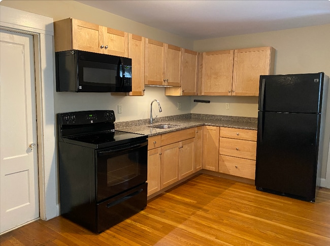 Building Photo - 513 Massabesic St Unit #2 Rental