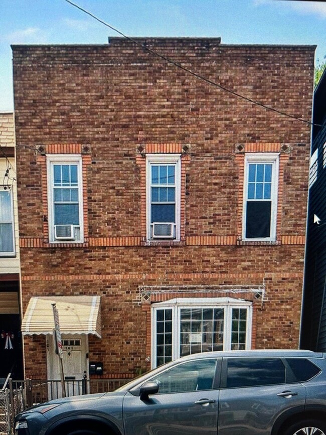 Building Photo - 101 Sanford Pl Unit 2 Rental