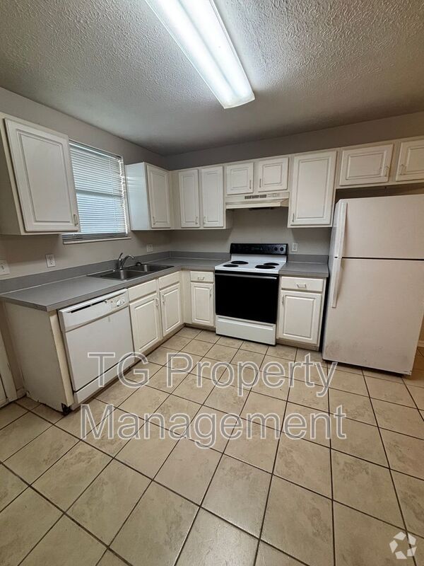 Building Photo - 325 5th St S Rental