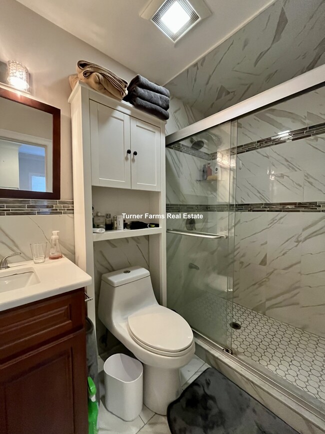Photo - 32 Sumner St Apartments Unit 1