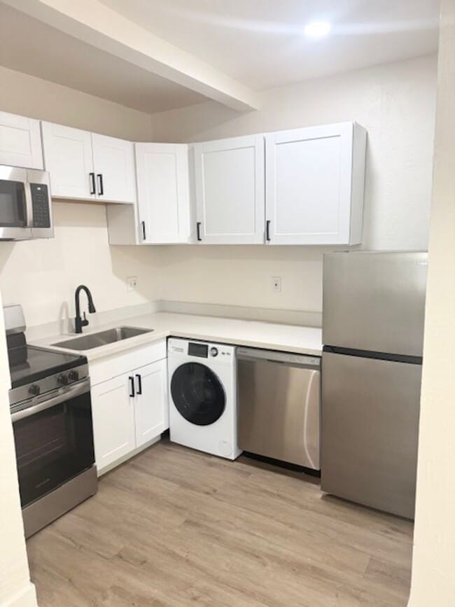 Photo - Unique Tri plex Unit A