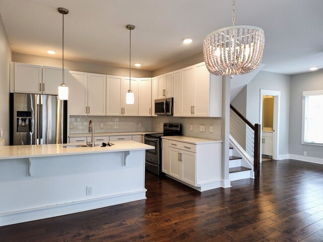 Photo - End-unit Townhome located in Peridoe on the Greenway!