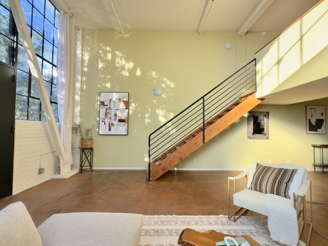 Photo - Lake Merrit’s Desirable East Lake Loft! Sp... Unit 102