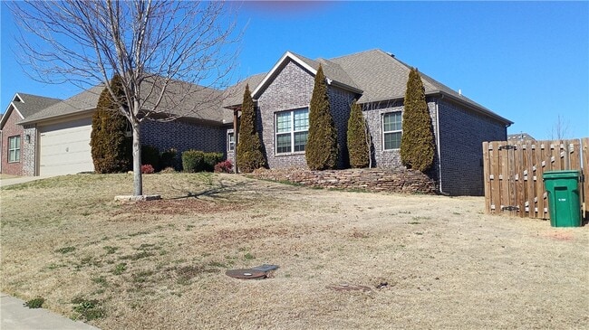 Photo - 1610 Sweetbriar Way