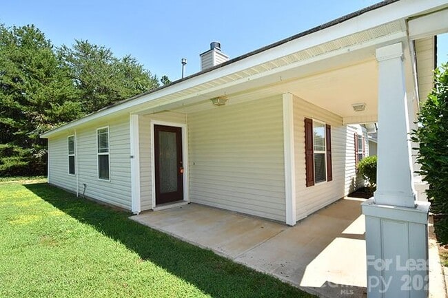 Photo - 118 Peterborough Dr