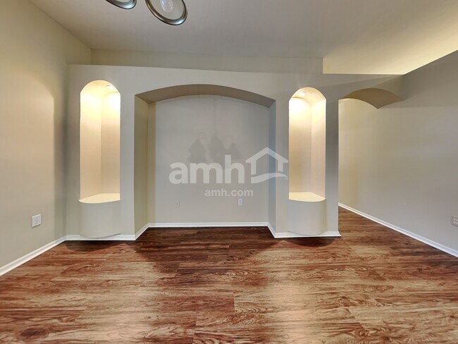 Photo - 17004 Falconridge Rd