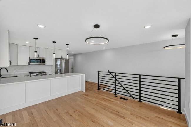 62 Hillside Ave Unit 1
