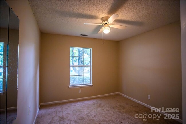 Photo - 322 Cottonwood Park Dr