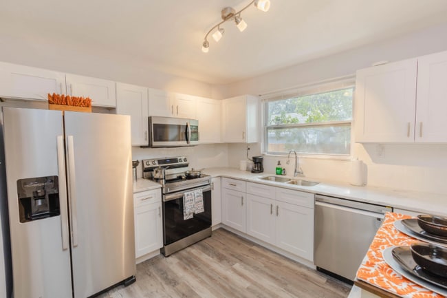 Photo - 1409 E Waters Ave