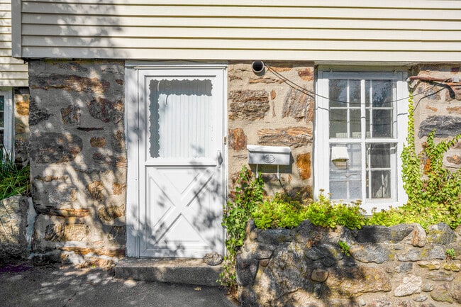 Photo - 49 Weaver St