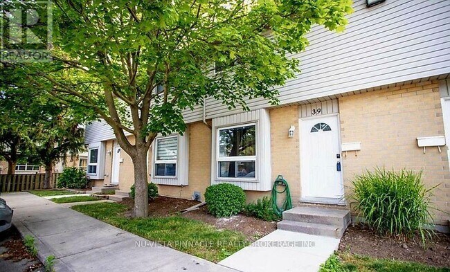 39 - 577 THIRD STREET - 39 - 577 THIRD STREET