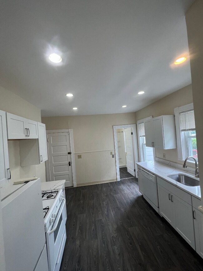 Photo - 37 Porter St Unit 1