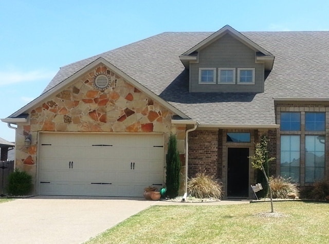 Building Photo - 3132 Stallion Dr Unit Stallion 3132