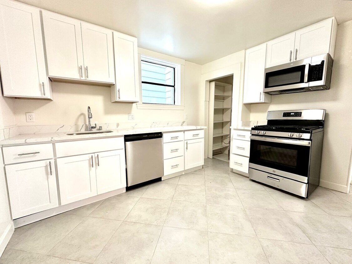 Photo - 362 Moultrie Street