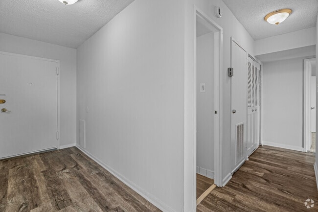 2 habitaciones, 1 baño - 1,123 pies cuadrados
