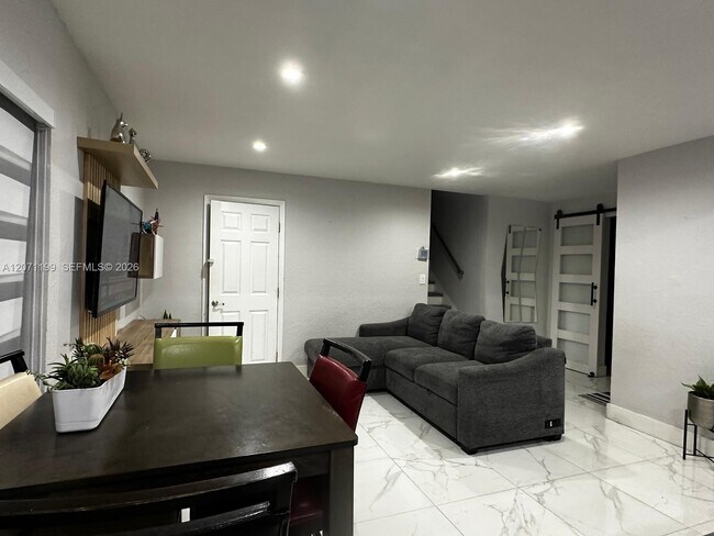 Photo - 13290 NW 7th St