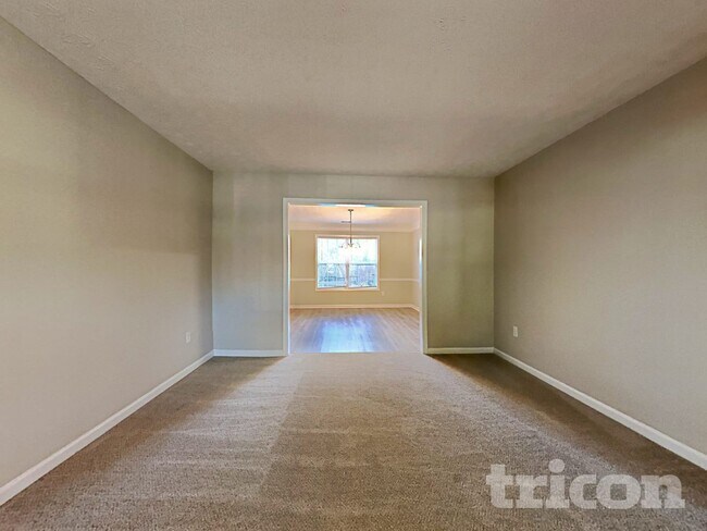 Photo - 172 Watson Grove Rd SW