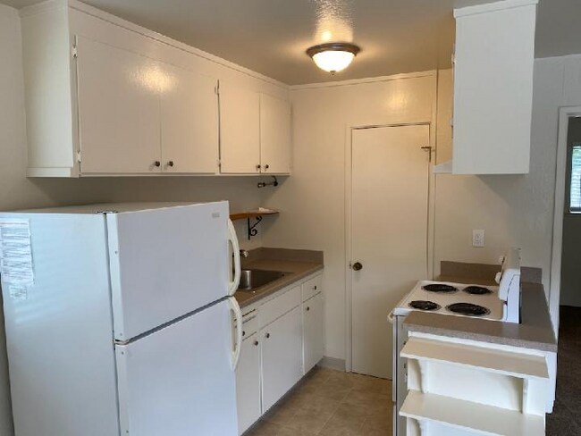 Building Photo - 318 Chestnut St Rental
