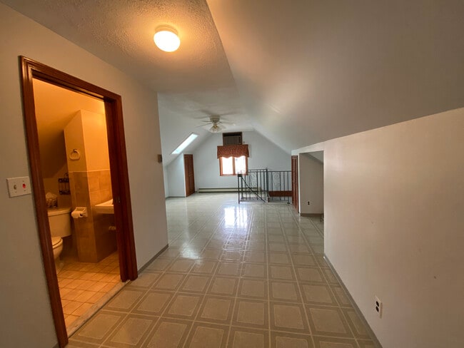 Photo - 146 W Adams St
