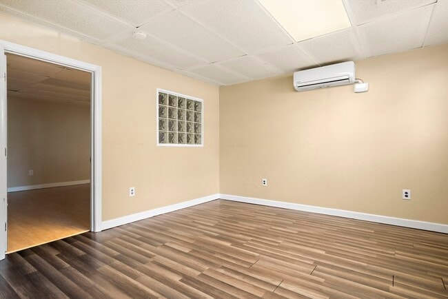 Photo - 15 W Water St