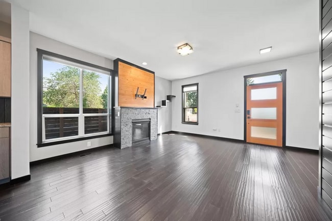 Photo - Modern 3 Bedroom + 2.5 bath home in SE Portland!! Brentwood Neighborhood with Air Conditioning!!