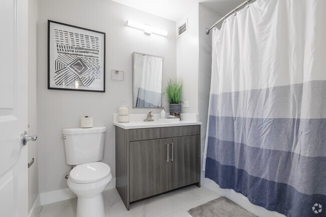 1BR, 1BA - 680SF - Bathroom