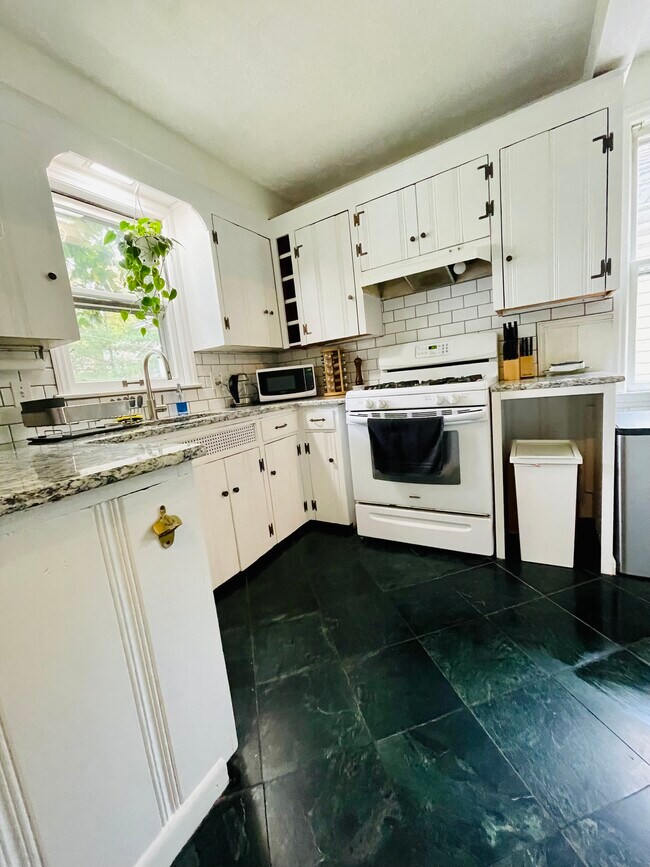 Photo - 391 Kercheval Ave