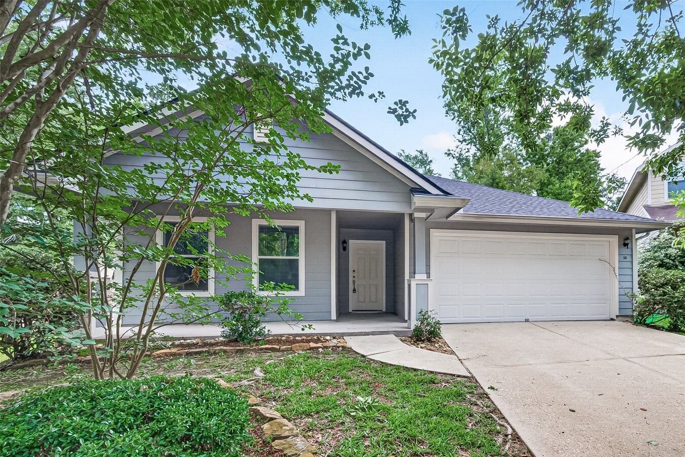 Photo - 10 Druids Glen Pl