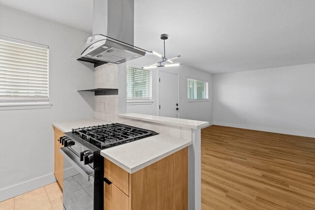 Building Photo - 7929 Gault St Unit 102 Rental