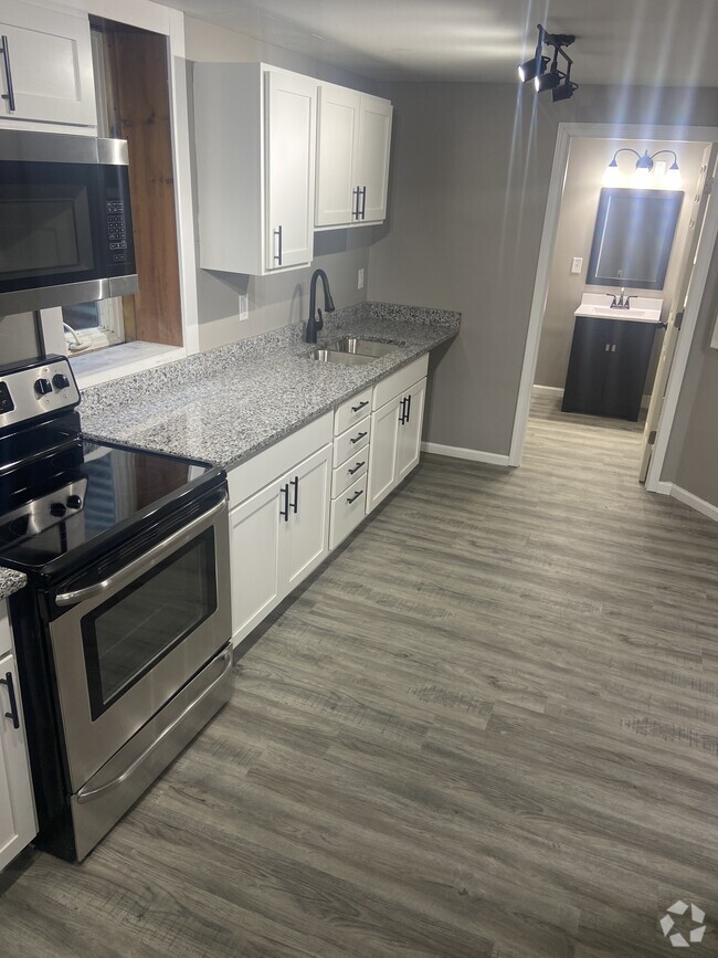 Building Photo - 332 Quincy St NE Unit 332 lower Rental