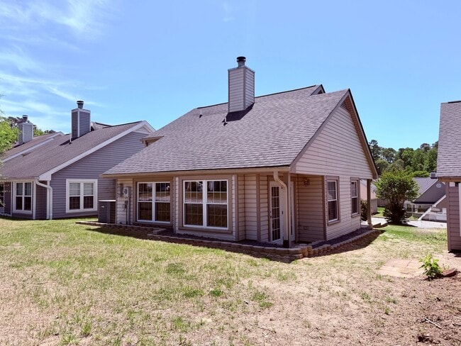 Photo - 405 Amberly Dr