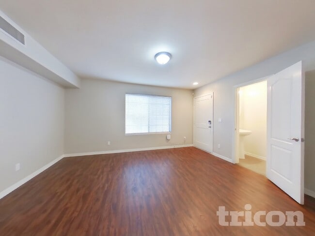 Photo - 3446 E Avalon Dr