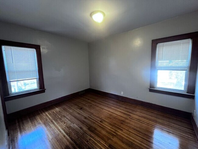 Photo - 16-18-18 Hillendale St Unit 16 Hillendale St